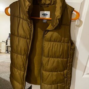 Old Navy Women’s Olive Puffer Vest